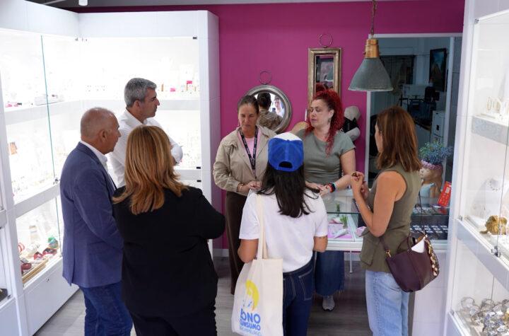 Manuel Domínguez Introduce Bonos de Consumo para Puestos de Mercados en el Archipiélago