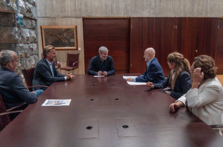 Alumni: Clavijo resalta su importancia en el fortalecimiento de la conexión universitaria y el crecimiento de Canarias