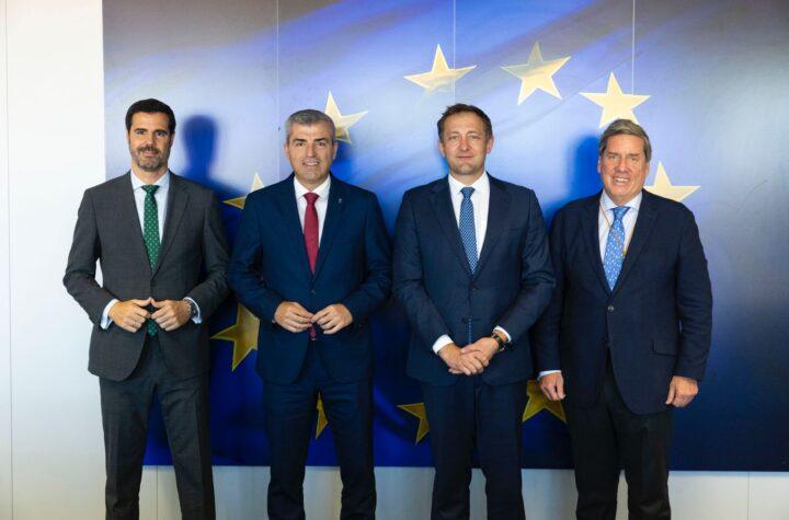 Manuel Domínguez asegura el fortalecimiento del POSEI en Bruselas dentro del nuevo marco financiero europeo