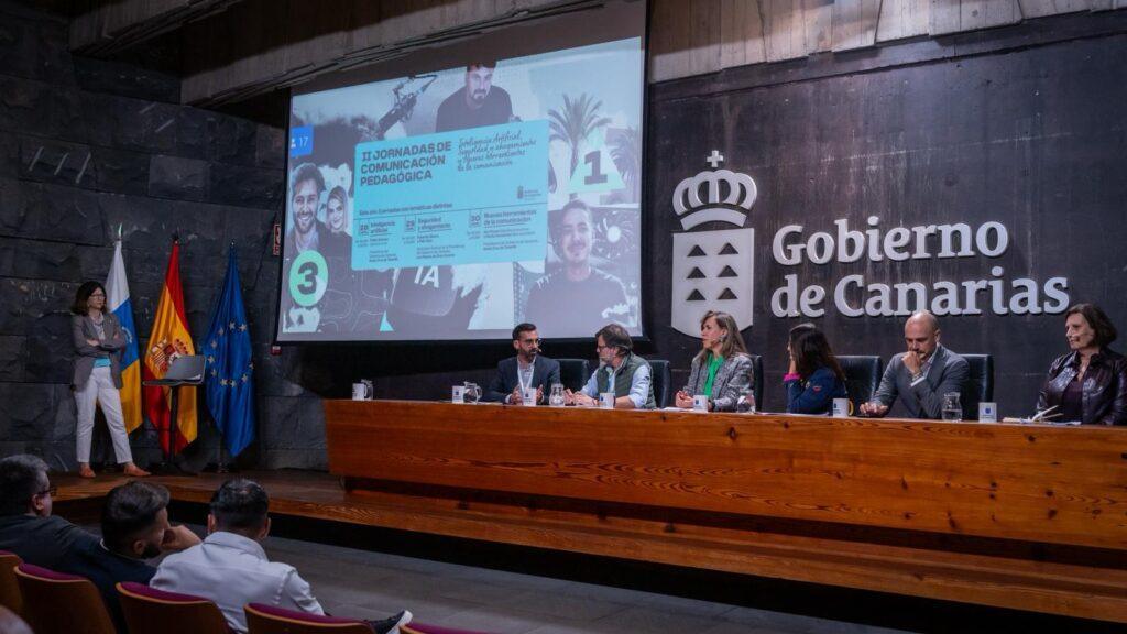 Clavijo destaca cómo el espíritu crítico y la ética profesional transforman la comunicación efectiva