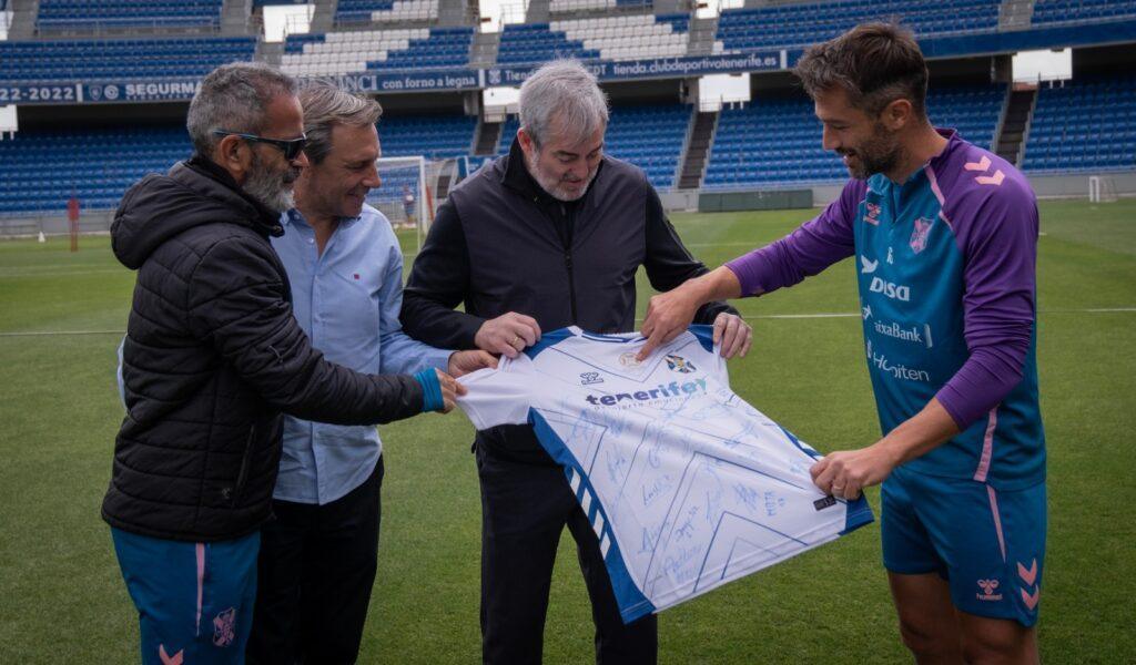 Clavijo resalta el compromiso del CD Tenerife en su camino de regreso a Segunda División