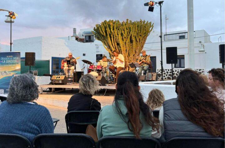 José Javier Machado y Alexis Lemes Celebran el Mes de Canarias con un Encuentro de Timples en La Graciosa