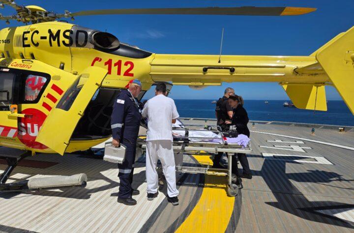 Helicóptero medicalizado del SUC rescata a menor en estado crítico tras ahogamiento en piscina