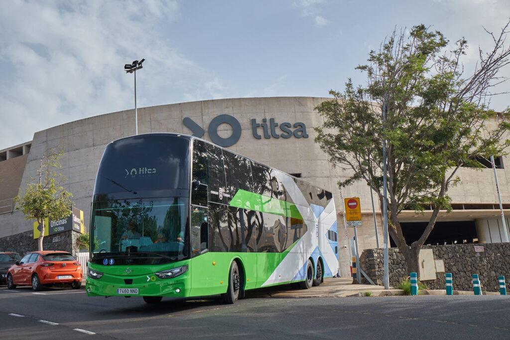 Tenerife lanza las innovadoras guaguas de dos pisos que sumarán 2 millones de plazas anuales