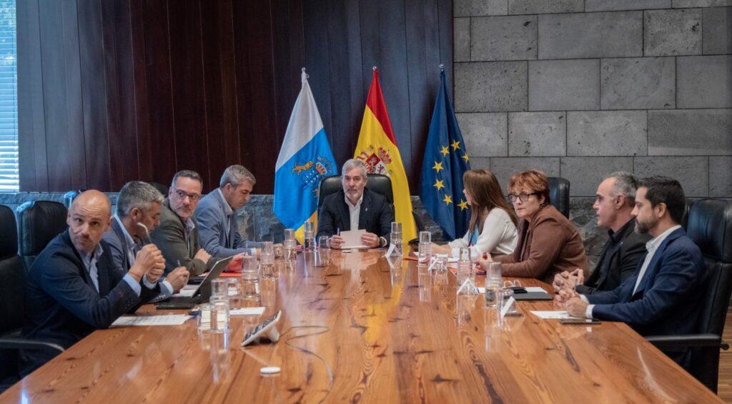 Gobierno español refuerza apoyo en Venezuela para ayudar a canarios afectados por el terremoto