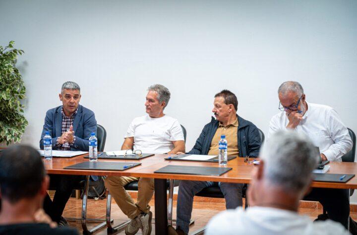 Quintero analiza en La Palma las necesidades del sector platanero y el estado actual de las ayudas financieras
