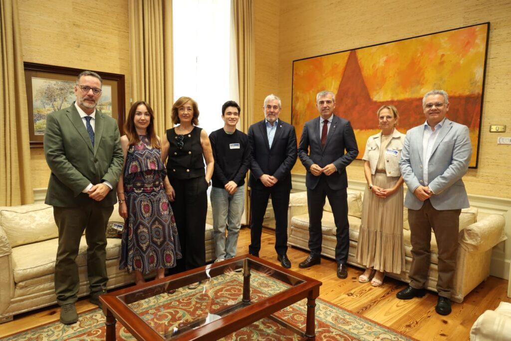 Gobierno Rinde Homenaje a Mario Rodríguez Bonnet, Doble Campeón de la Olimpiada Filosófica de España