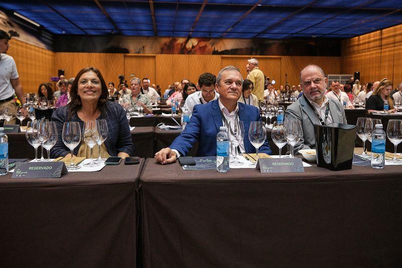 El Vino Insular: La Nueva Estrella Global del Island Wines Summit Tenerife