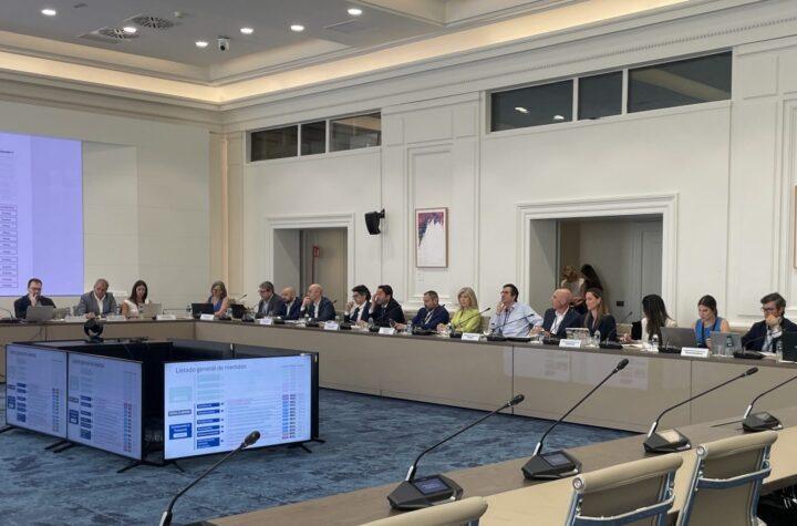 Canarias asegura el respaldo del Estado para saldar deudas de la gratuidad del transporte público