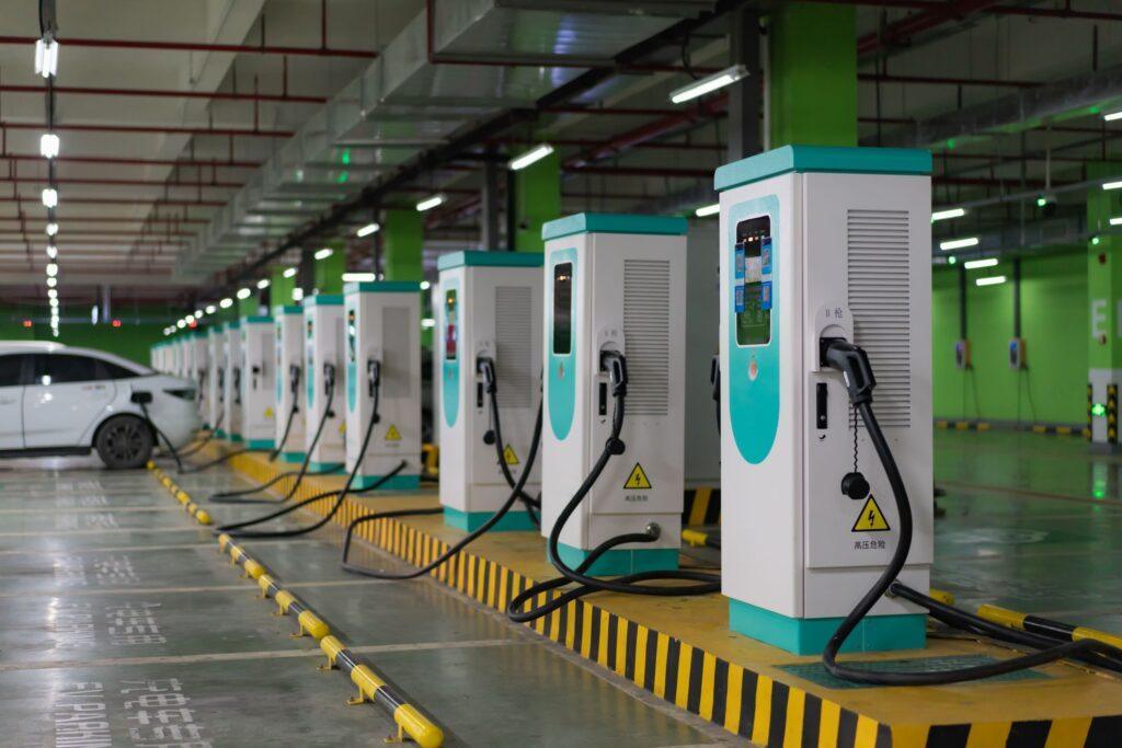 Innovador sistema de IA en España protege redes de recarga de vehículos eléctricos