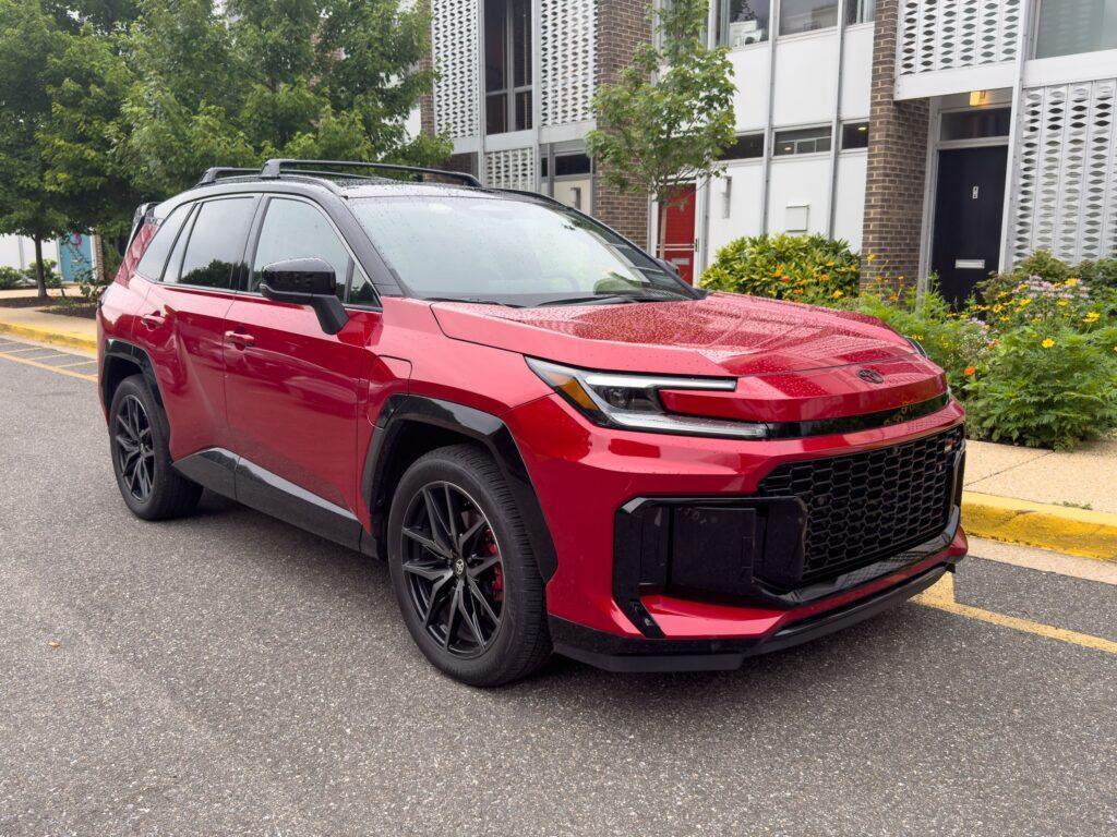 Toyota RAV4 Plug in 2026: Disfruta de hasta 84 km de autonomía eléctrica sin consumir gasolina