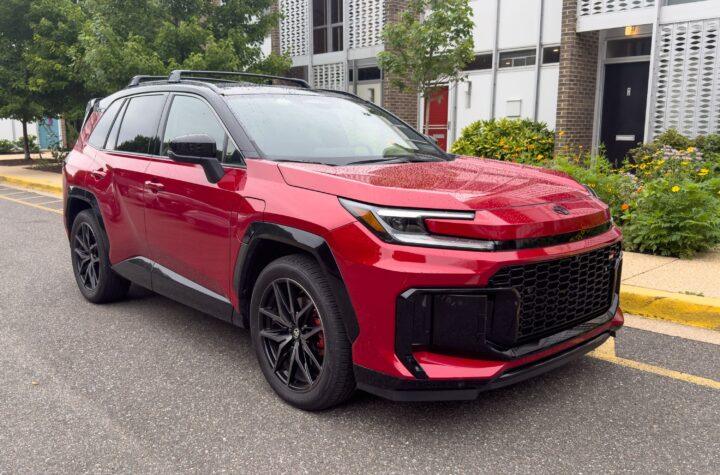 Toyota RAV4 Plug in 2026: Disfruta de hasta 84 km de autonomía eléctrica sin consumir gasolina