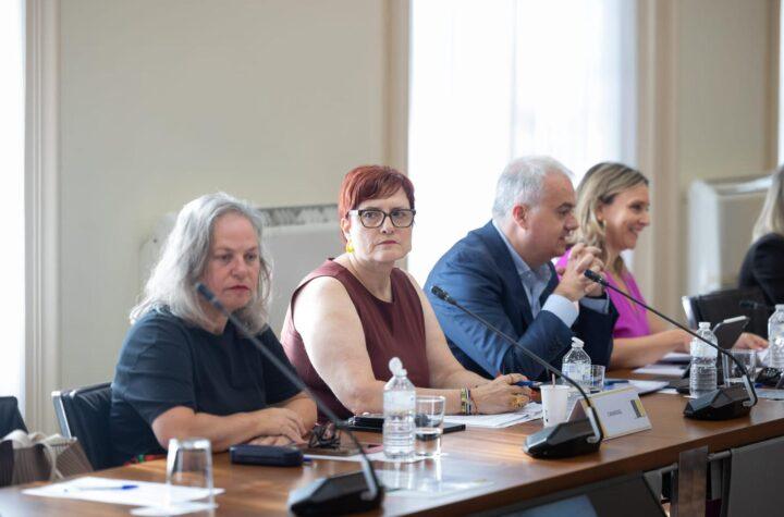 Canarias exige al Gobierno aumentar la financiación para menores migrantes y restablecer los 100 millones de euros prometidos