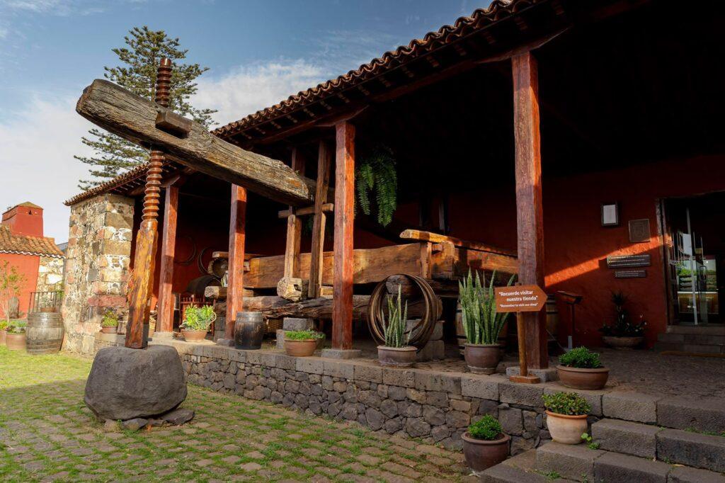 La Casa del Vino de Tenerife Galardonada con el Prestigioso Solete de la Guía Repsol