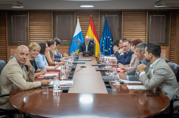 Canarias Implementa Nuevo Decreto para la Certificación Digital del Profesorado