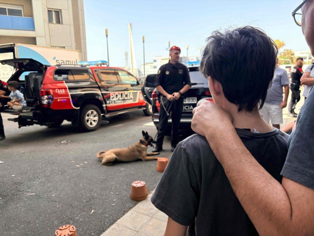 Visita de la Policía Canaria a pacientes pediátricos del Hospital La Candelaria: un gesto de apoyo y solidaridad