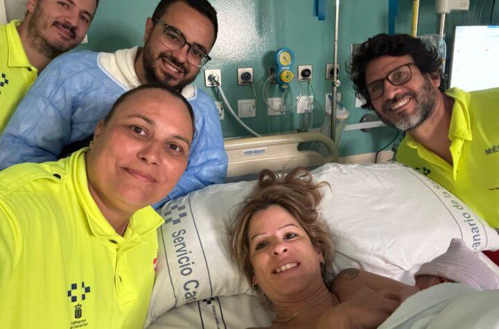 Personal del SUC y Centro de Salud de Agaete realizan exitoso parto en ambulancia durante traslado de gestante