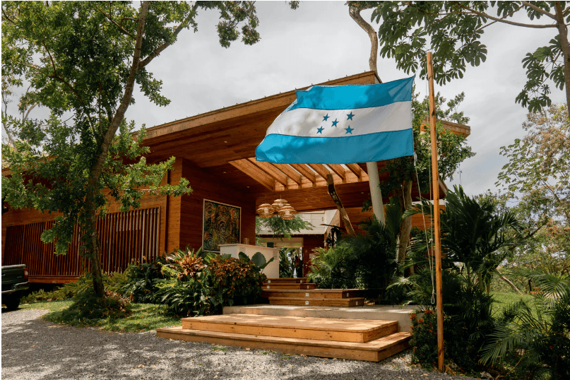 Inversionistas mexicanos se sienten atraídos por la ciudad autónoma en Honduras respaldada por Peter Thiel