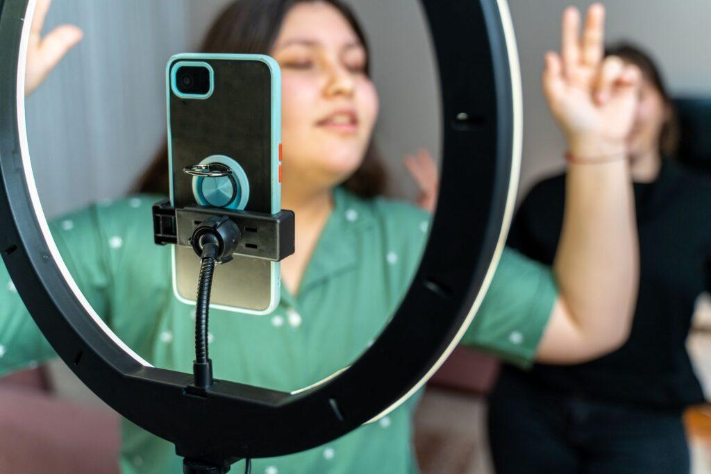 Vine Regresa como "Divine": La Revolución Anti IA que No te Puedes Perder