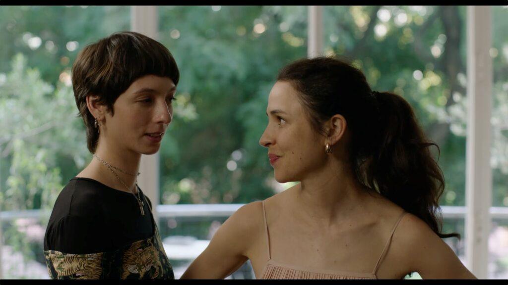 "Descubre 'Las Corrientes': Una Impactante Película sobre la Crisis Existencial y la Carga Mental Femenina en el Museo TEA"