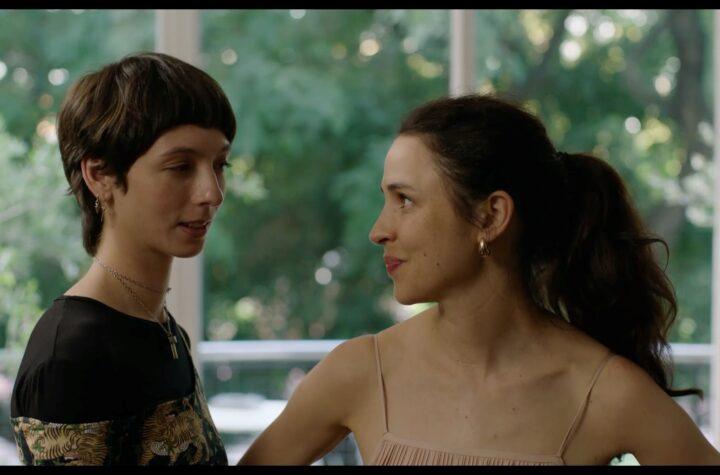 "Descubre 'Las Corrientes': Una Impactante Película sobre la Crisis Existencial y la Carga Mental Femenina en el Museo TEA"