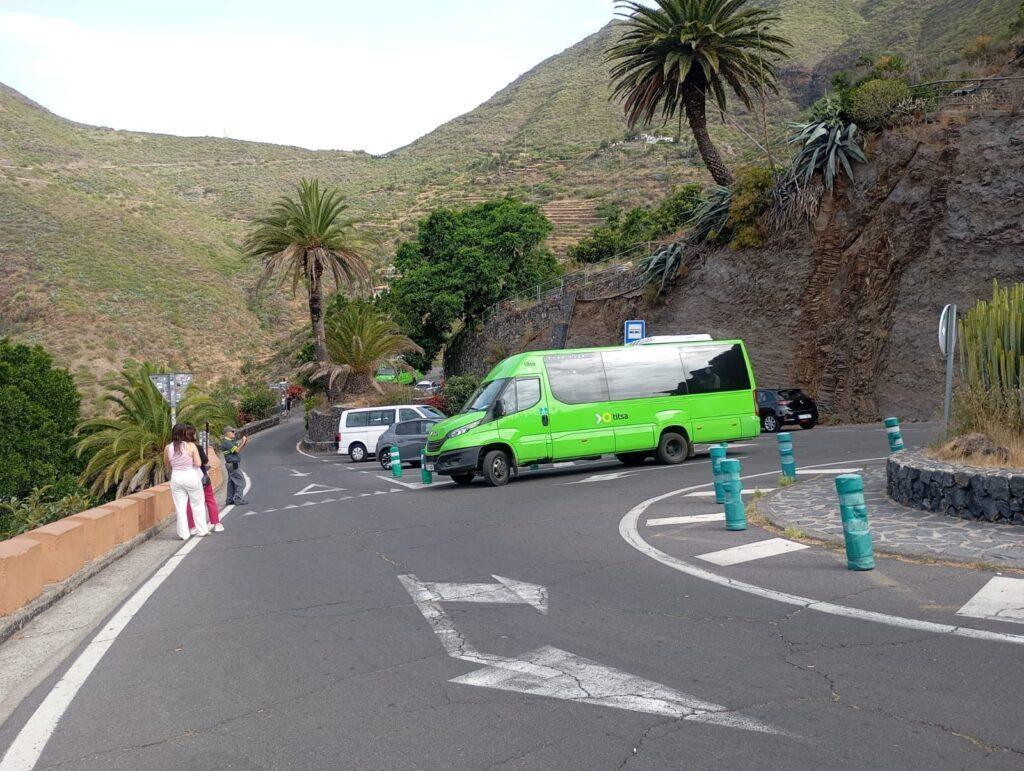 "Masca: Regulación de Acceso Aumenta Uso de Guaguas y Alivia el Tráfico por Riesgo de Incendios"