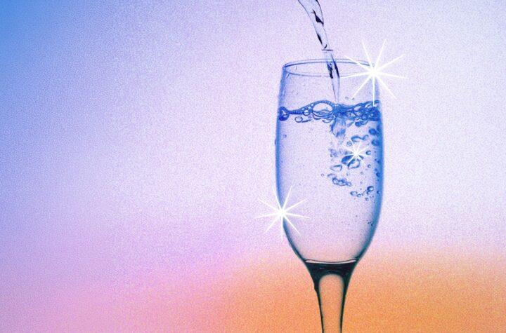 ¿Es el agua embotellada cara una opción más saludable? Descubre la verdad detrás de su precio.