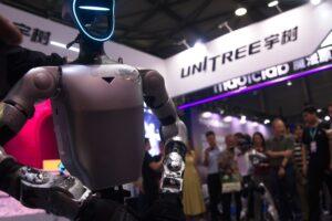 Descubre a "Superman": el impresionante robot chino que salta 2 metros y corre más rápido que Usain Bolt