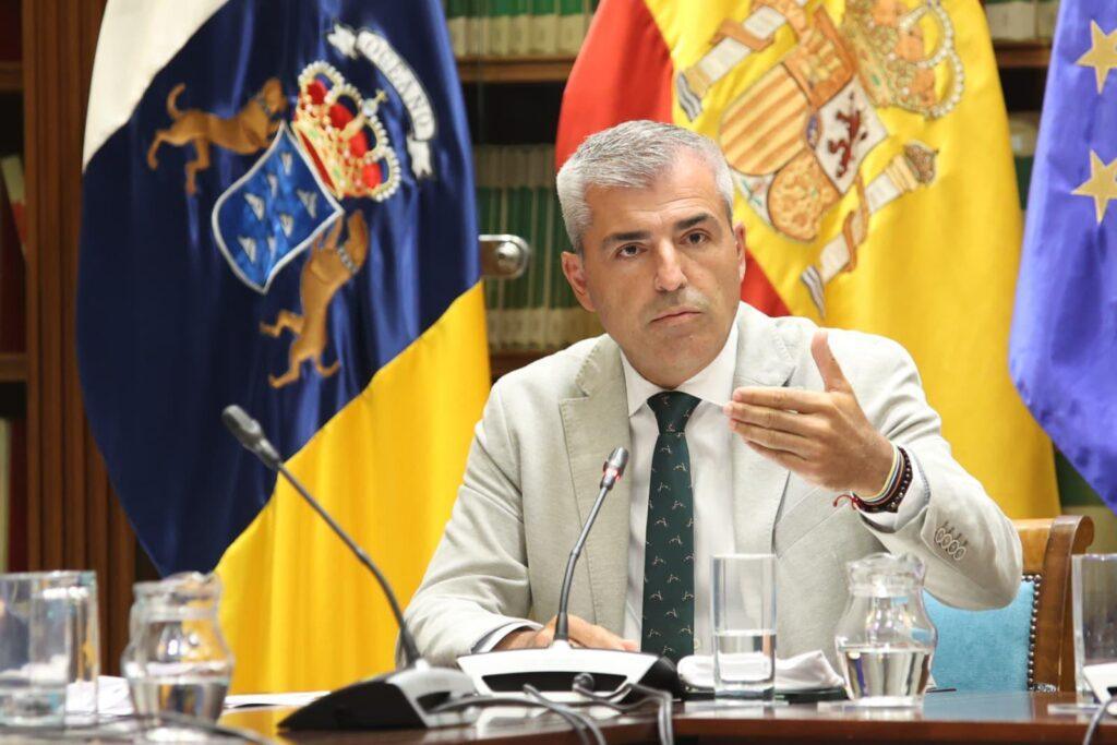 Manuel Domínguez lanza dos nuevos programas para apoyar la continuidad de empresas y autónomos