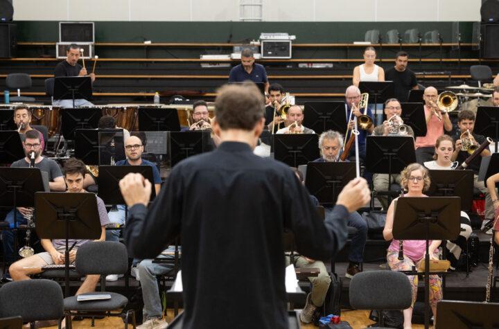 La Sinfónica de Tenerife Da Inicio a su Temporada con la Impresionante Segunda Sinfonía de Mahler