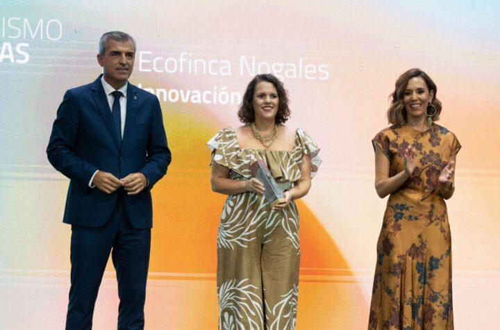 Manuel Domínguez y Jéssica de León promueven un turismo sostenible que impulsa empleo y protege el medio ambiente