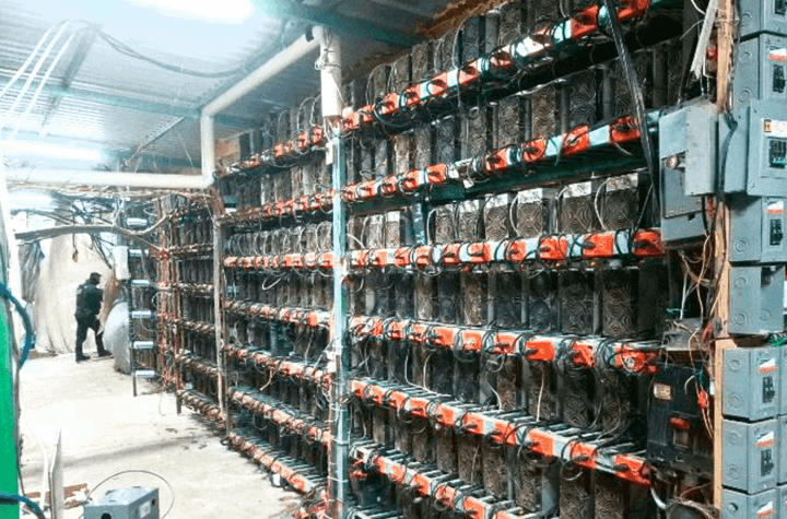 Descubren granja ilegal de criptomonedas en Puebla: conexión entre robo de energía y lavado de dinero