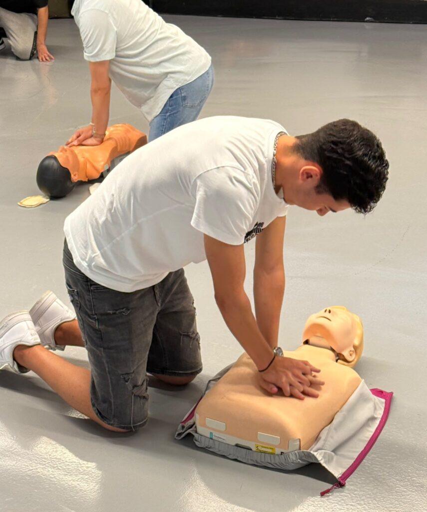Jornada de Reanimación Cardiopulmonar en el Insular Materno Infantil: Más de 500 Participantes Aprenden a Salvar Vidas
