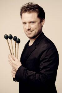 Colin Currie hace su debut con la Sinfónica en un innovador concierto de Akiho que reinventa las sonoridades de la percusión